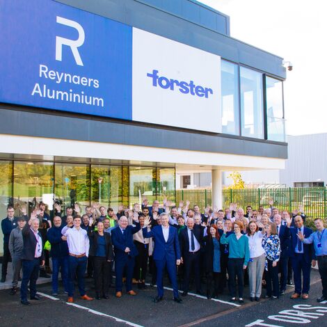 reynaers aluminium uk office staff photo