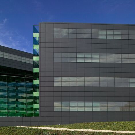 ConceptSystem 68 Aluminium Windows, ConceptSystem 68 Aluminium Doors, ConceptWall 50 Aluminium Façades and ConceptWall 86 Aluminium Façades - Office building Coca-Cola headquarters Spain located in Madrid, Spain