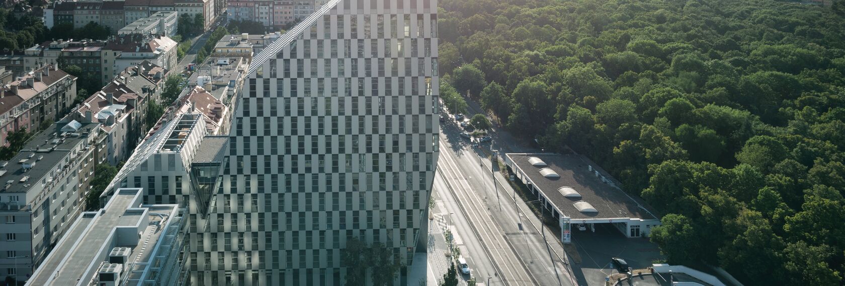 CW 86 Standard Aluminium Façades and CW 86-EF Aluminium Façades - Crystal located in Prague, Czech Republic