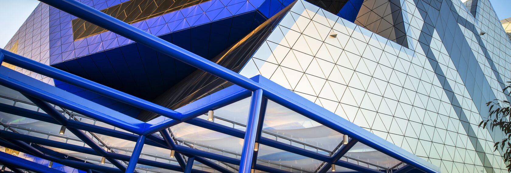 CW 50-SC Aluminium Façades - Entertainment Perth Arena located in Perth, Australia