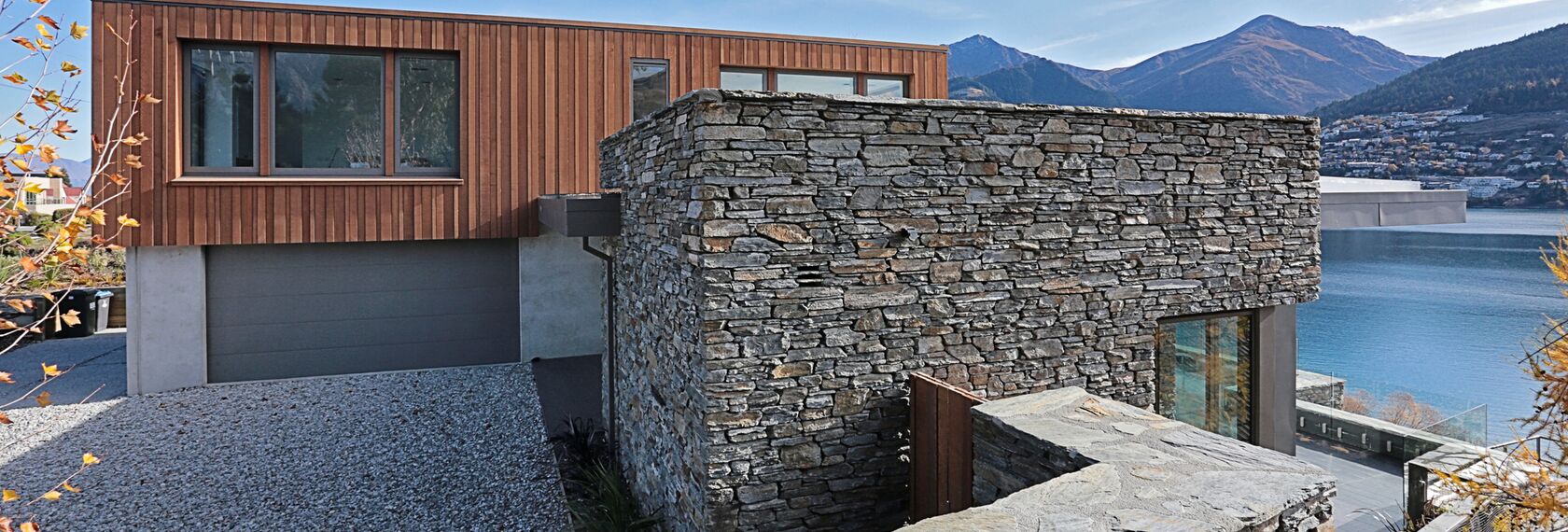 ConceptFolding 77 Aluminium Sliding & Folding Doors and ConceptSystem 77 Aluminium Windows - Lake Wakatipu House located in Otago, New Zealand