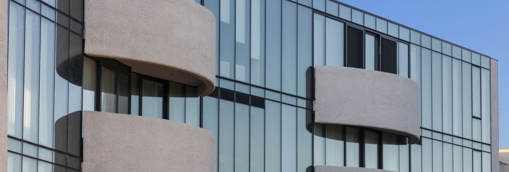 ConceptPatio 130 Aluminium Sliding & Folding Doors, ConceptWall 50 Aluminium Façades, SlimLine 68 Aluminium Windows and ConceptSystem 77 Aluminium Doors - The Esplanade located in Brighton, Australia