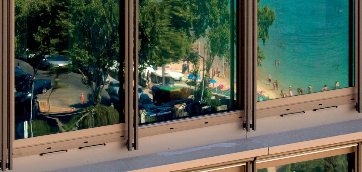 Reflective ConceptSystem 77 windows of the Estoril Sol Residence complex in Cascais, Portugal.
