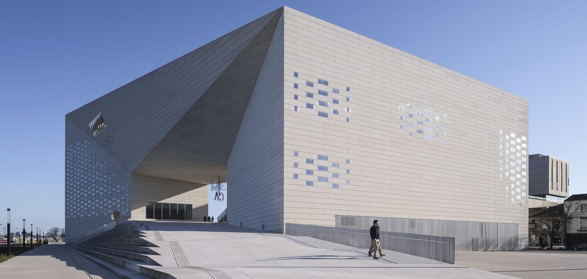 ConceptDoor 45Pa Aluminium Doors, ConceptWall 86 Aluminium Façades, ConceptPatio 130 Aluminium Sliding & Folding Doors and ConceptWall 50 Aluminium Façades - Entertainment LA MÉCA located in Bordeaux, France