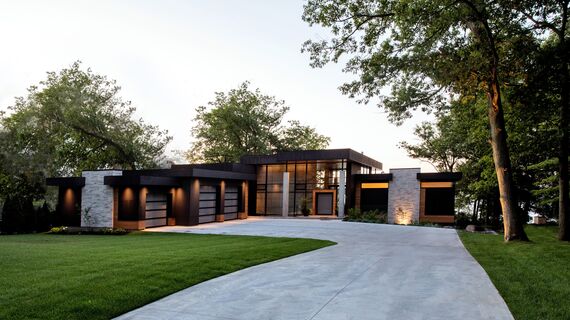 ConceptWall 50 Aluminium Façades, ConceptFolding 77 Aluminium Sliding & Folding Doors, ConceptSystem 77 Aluminium Windows and ConceptSystem 77 Aluminium Doors - House South Water Flats located in Kempenfelt Bay, Canada