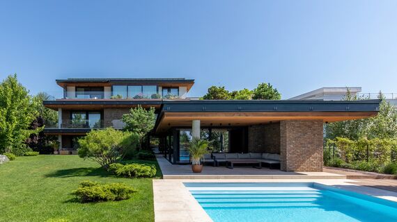 CW 50-SC Aluminium Façades and MasterLine 8 HI+ Aluminium Windows - M House located in Voluntari, Romania