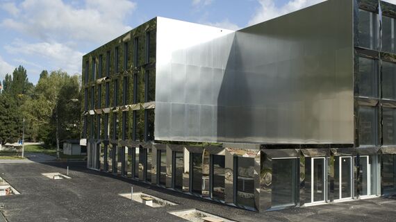 CS 86-HI (c) Cancelled Systems and ConceptWall 50 Aluminium Façades - Technical Vocational School Visp located in Visp, Switzerland